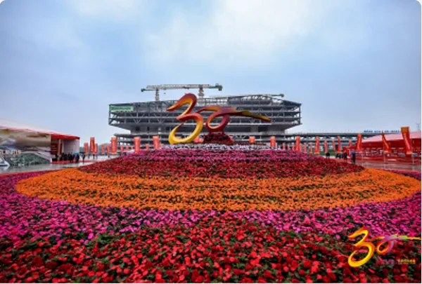 Hunan Youbang Garden Engineering Co., Ltd. nồng nhiệt chúc mừng Zoomlion nhân kỷ niệm 30 năm!